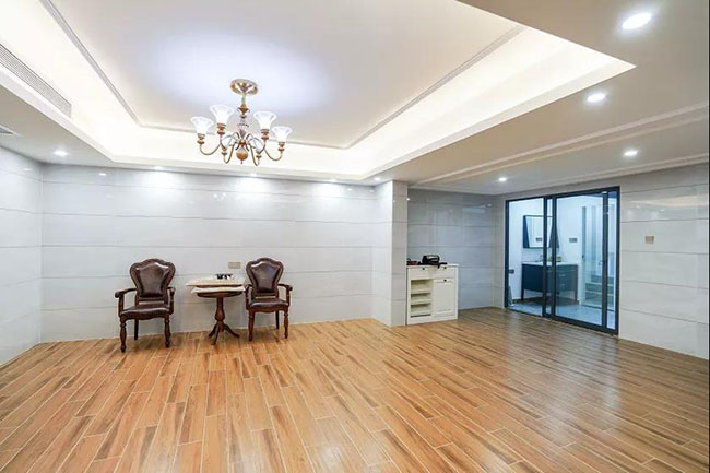 410㎡別墅，簡(jiǎn)約自然相結(jié)合，娛樂(lè)典雅兩不誤，體驗(yàn)生活的美好時(shí)光